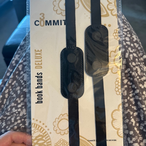 Commit 30 planner book band and pen holders. - Picture 2 of 5